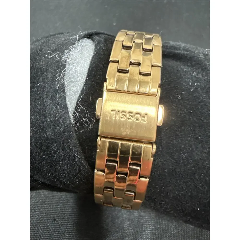 Fossil women’s es